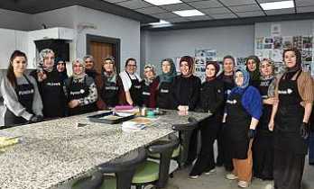 Hendek’te Kadınlar Hem Öğreniyor Hem Kazanıyor