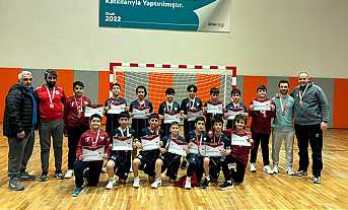 Şehit Mahmutbey Ortaokulu Yarı Finalde!