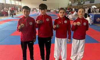 Şampiyonlar Madalyaları Topladı