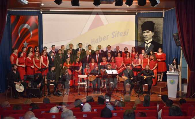 Hendek’te 19 Mayıs Halk Müziği Konseri