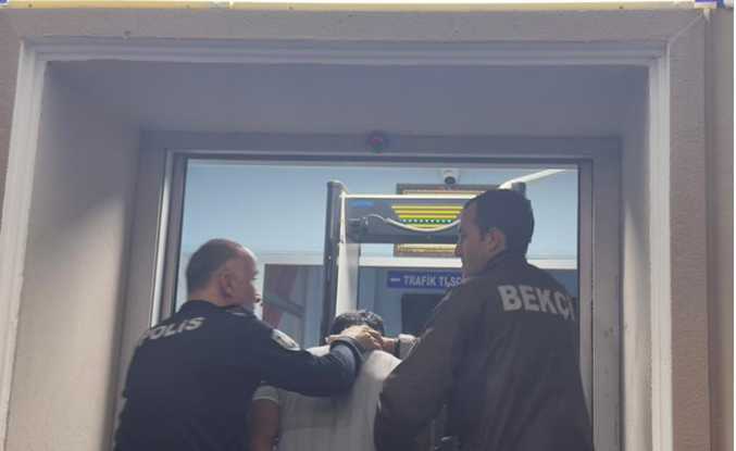 Aranan Şahıslar Jandarmadan Kaçamadı