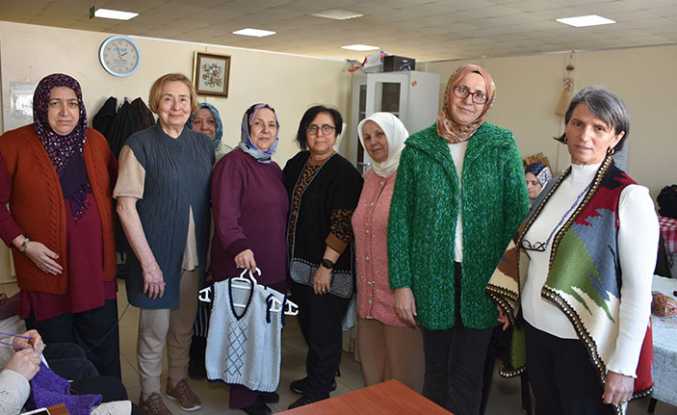 Hendek’te Kadınlar Hem Sosyalleşiyor, Hem de Aile Bütçesine Katkı Sağlıyor