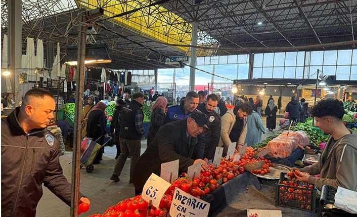 Hendek Zabıtasından Örnek Esnaflara Teşekkür Belgesi