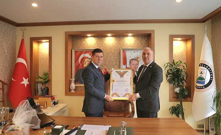 Arıcılardan Başkan Yüzücü’ye Teşekkür Ziyareti