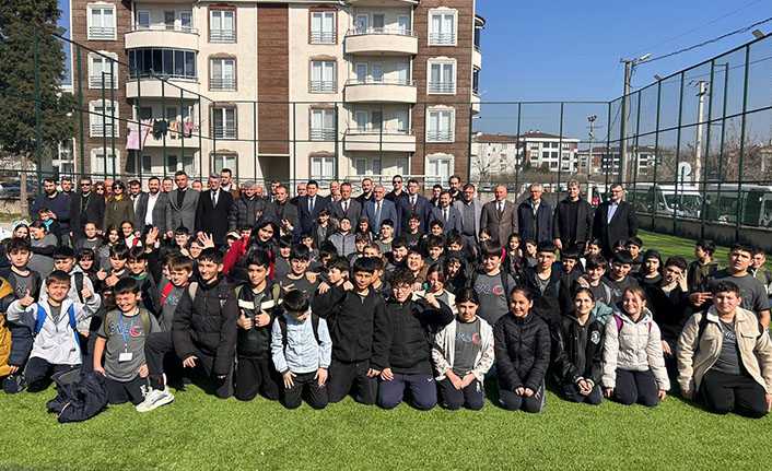 Hendek’te Okullara Spor Malzemesi Desteği