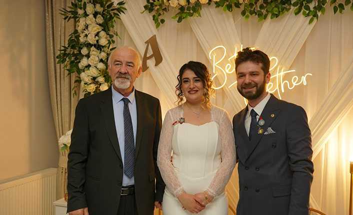 Karakaş Ailesinin Mutlu Günü: Kadir ve Ayşegül Nişanlandı