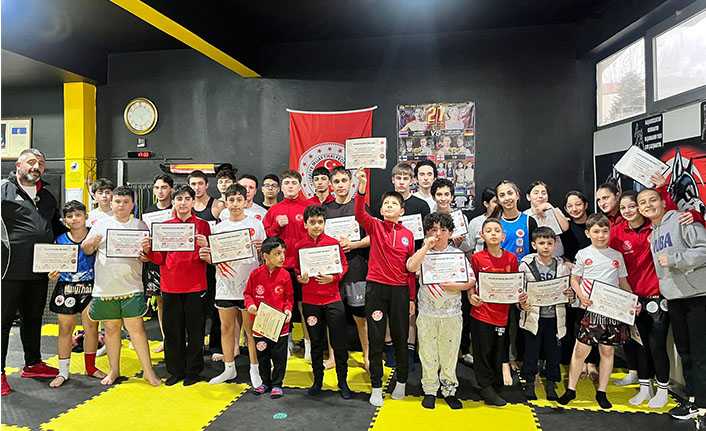 Şampiyonlar Fight Spor Kulübünde Khan Sınavı