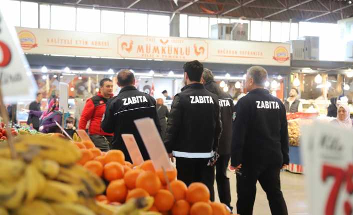 Hendek’te Pazar Yerinde Denetimler Sürüyor