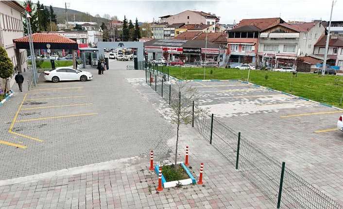 Polis Haftası Etkinliklerine Tel Örgü Gölgesi…